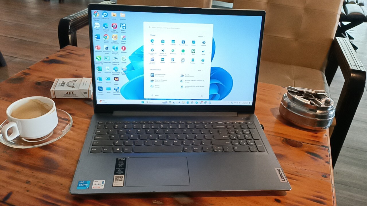 Laptop Lenovo i5 1135 8g/256/15.6