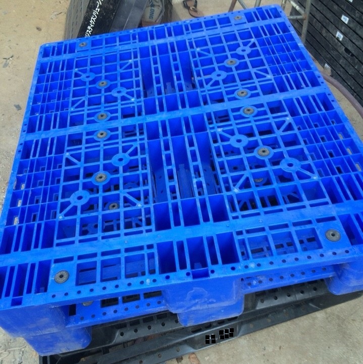 Chuyên cung cấp các loại pallet nhựa – pallet lót sàn – pallet kê hàng